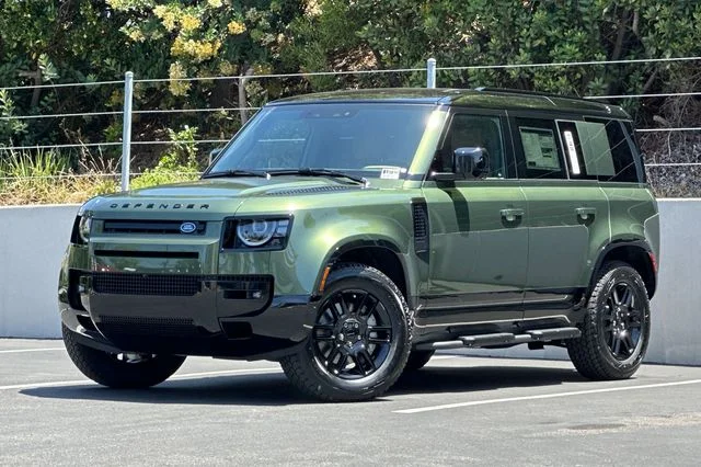 New 2026 Woolstone Green Land Rover X-Dynamic SE image 1