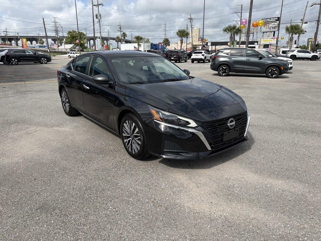 2025 Nissan Altima SV Fwd