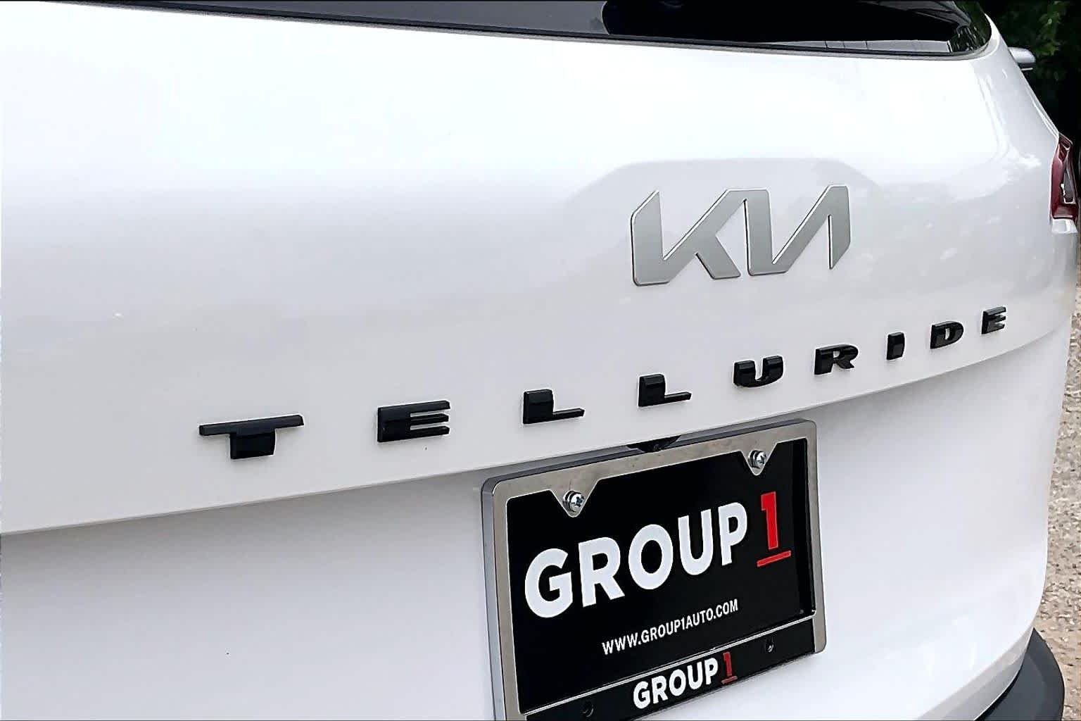 Used 2022 Glacial White Pearl Kia SX image 10
