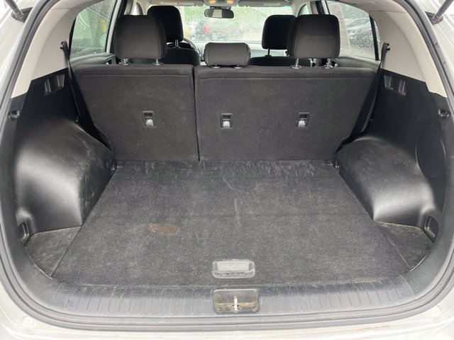 Used 2022 Sparkling Silver Kia LX image 20