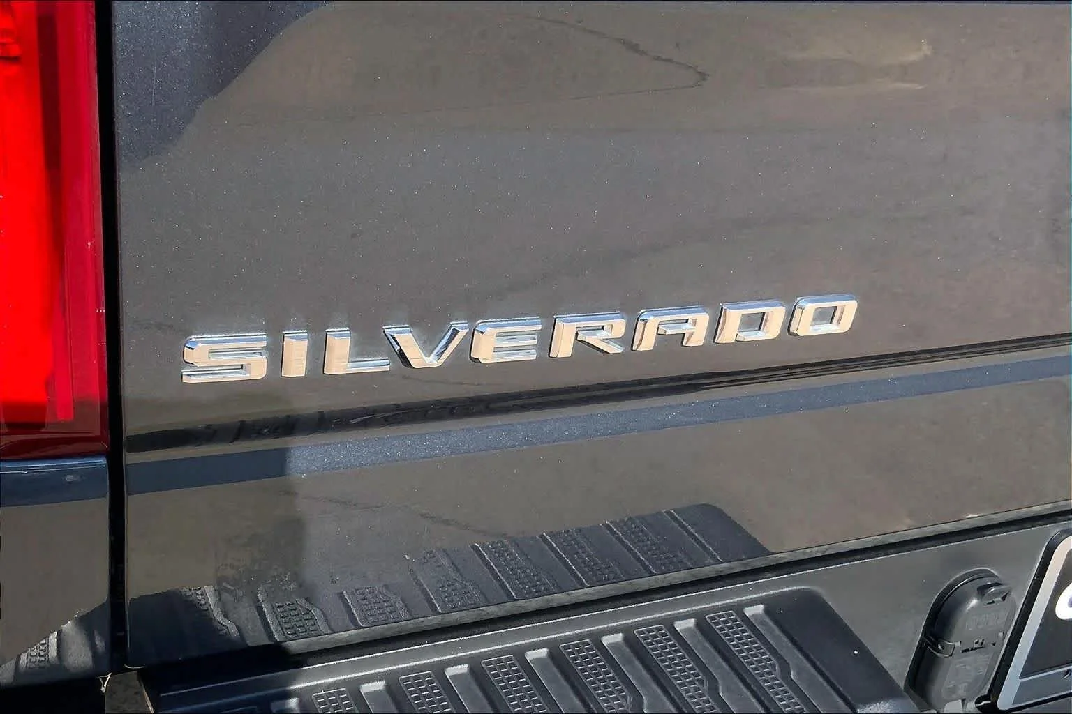 Used 2019 Shadow Gray Metallic Chevrolet LTZ image 28