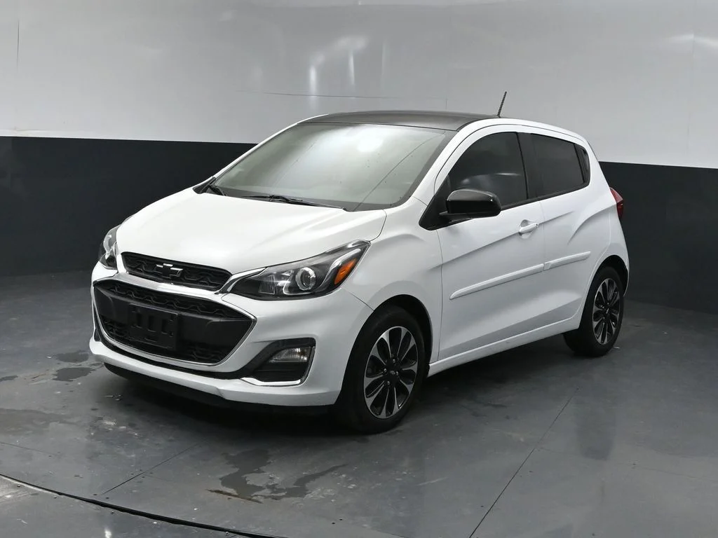 Used 2021 White Chevrolet 1LT image 5
