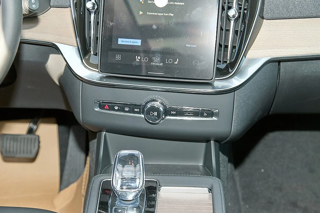 New 2026 Onyx Black Volvo Plus image 29