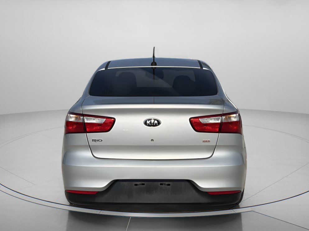 Used 2016 Bright Silver Metallic Kia LX image 4