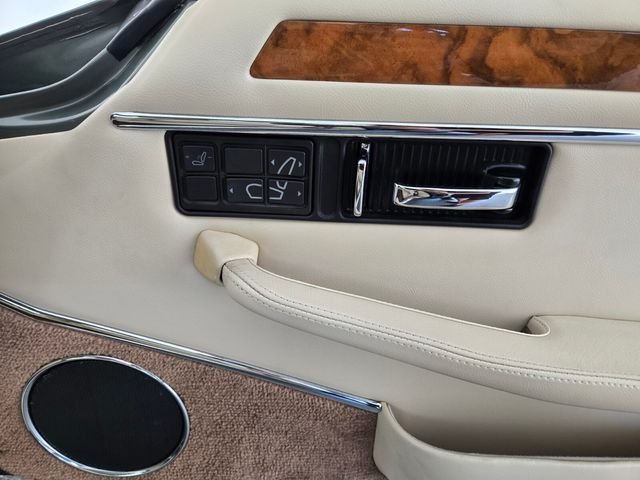 Used 1995 Green Jaguar 2+2 image 16