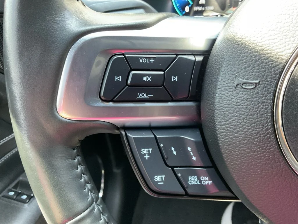 Used 2023 Silver Ford GT Premium image 31