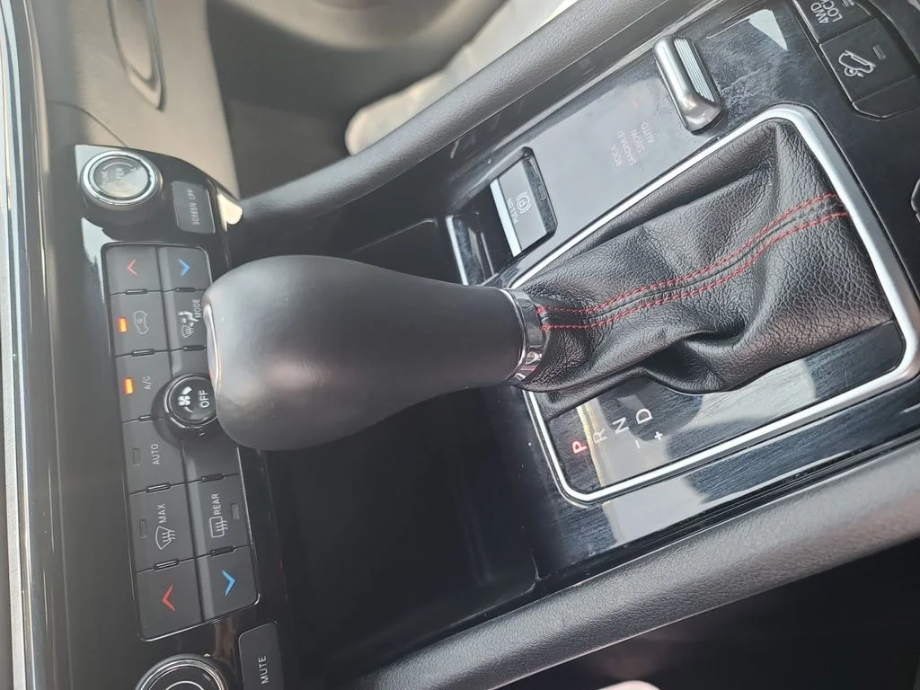 Used 2024 Black Jeep Trailhawk image 29