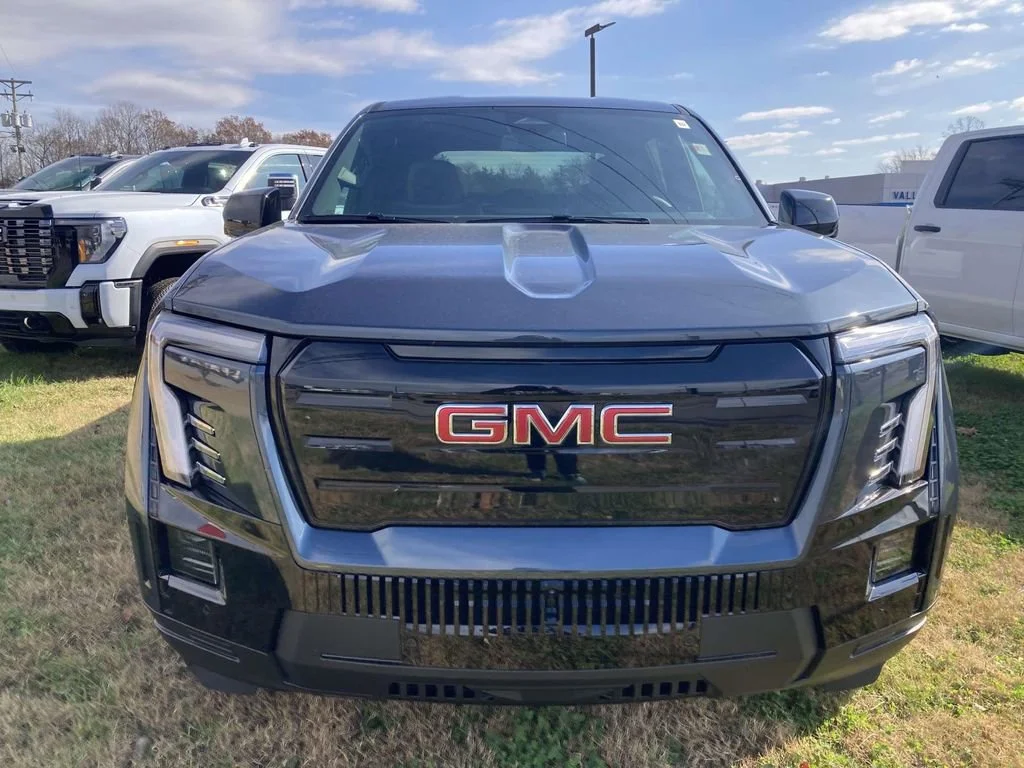 New 2026 Deep Ocean Metallic GMC Elevation Extended Range image 9
