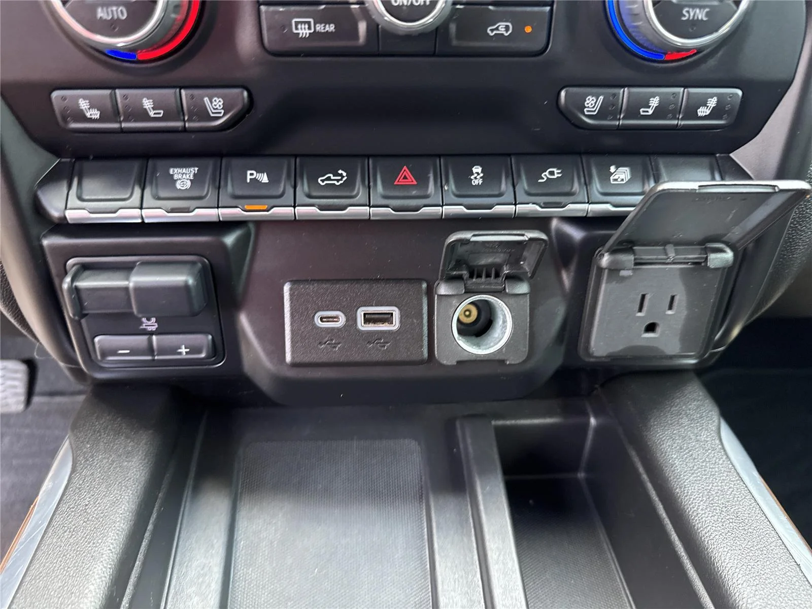 Used 2022 Black Chevrolet High Country image 29