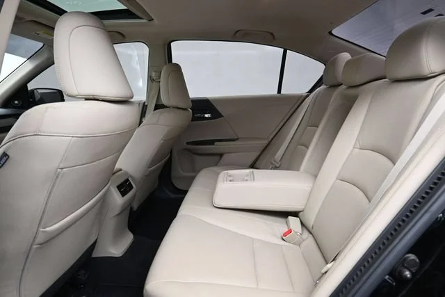 Used 2017 -select- Honda EX-L image 19