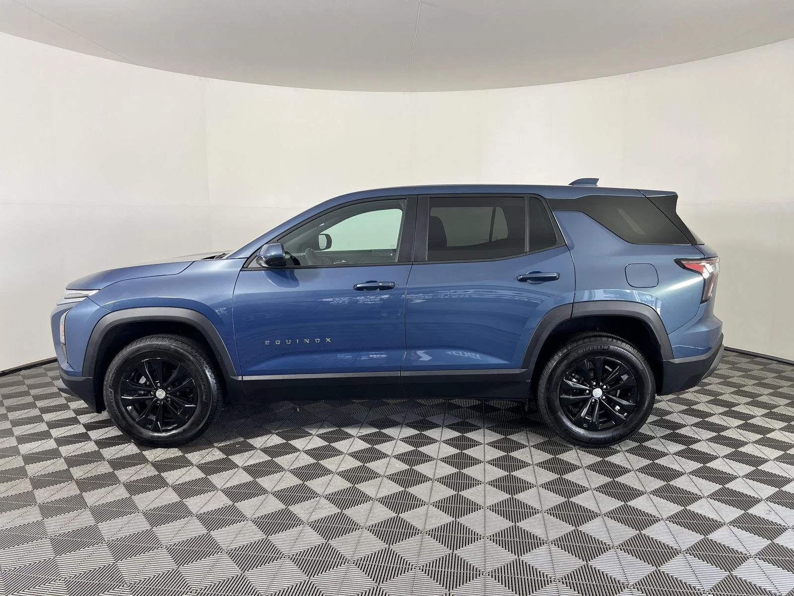 Used 2026 Lakeshore Blue Metallic Chevrolet LT image 27