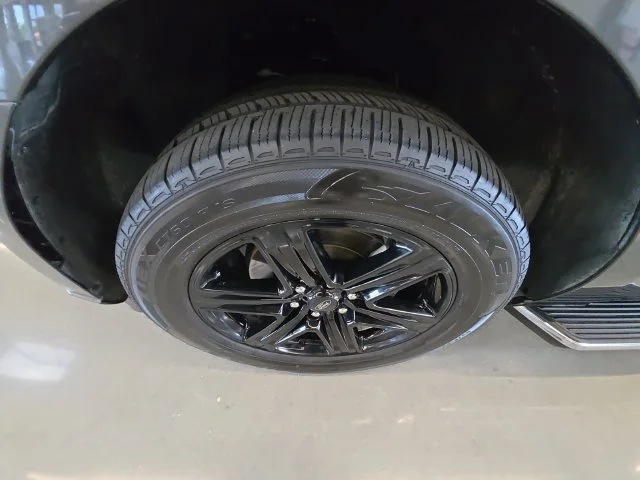 Used 2020 Gray Ford XLT image 9