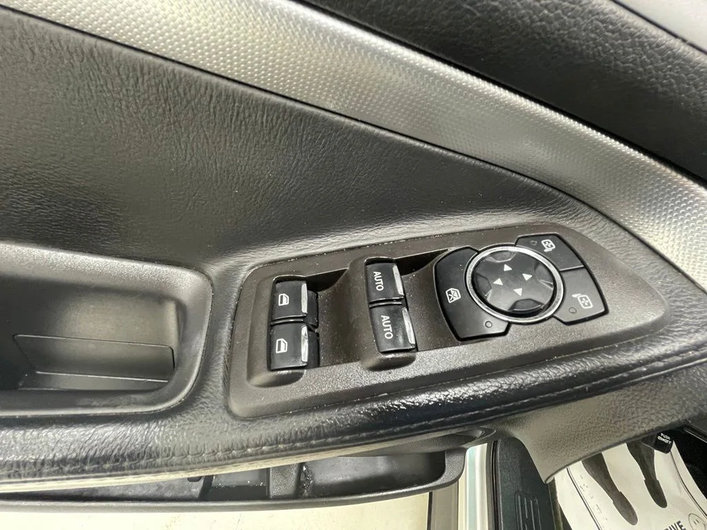 Used 2014 Silver Ford XLT image 14