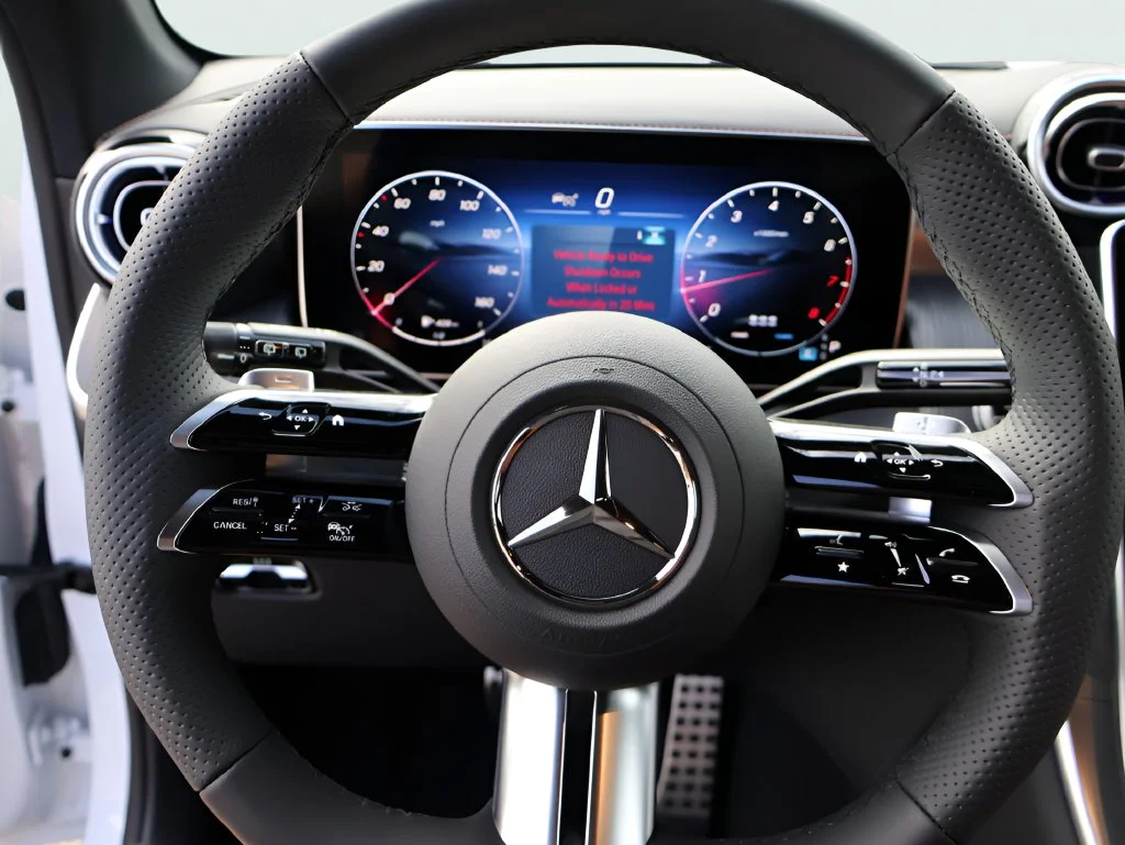 New 2027 White Mercedes-Benz GLC 300 image 30