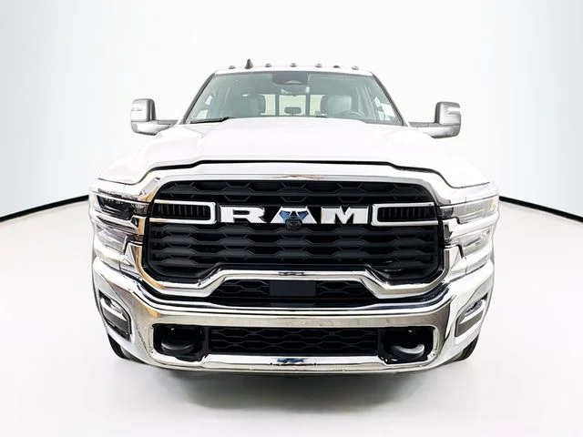 New 2026 Bright White Clear-Coat Exterior Paint RAM TRADESMAN image 2