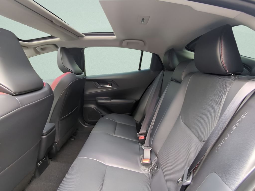 2025 Toyota Prius XSE - Photo 13