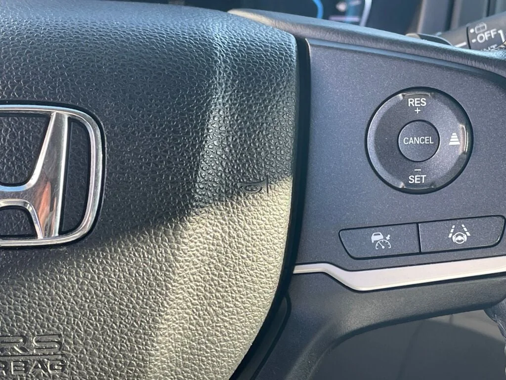 Used 2022 Lunar Silver Metallic Honda EX-L image 18