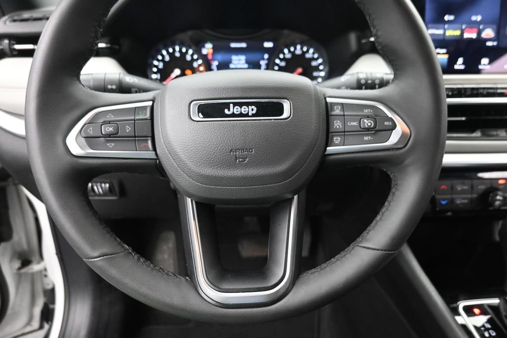 Used 2025 White Jeep Limited image 17