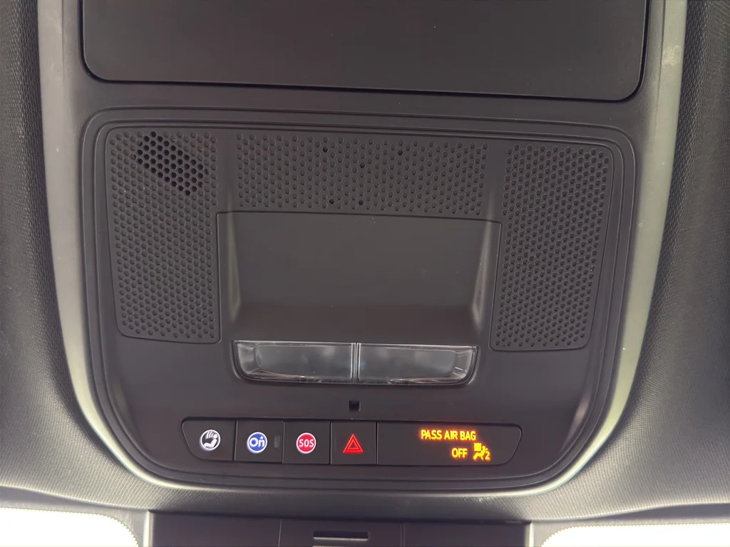Used 2025 Sterling Metallic GMC AWD Elevation image 26