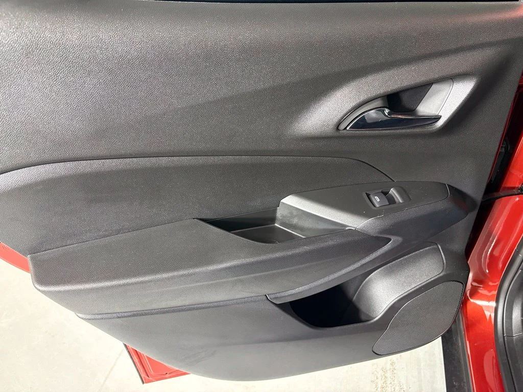 Used 2024 Red Chevrolet 1RS image 33