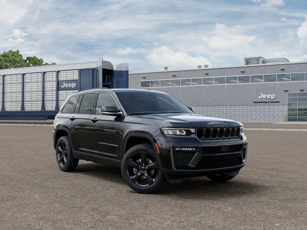 New 2026 Diamond Black Crystal Pearl-Coat Exterior Paint Jeep Limited image 5
