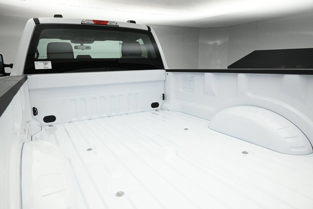 New 2027 Oxford White Ford XL image 16