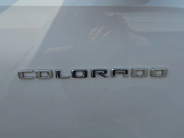 Used 2023 White Chevrolet Z71 image 34