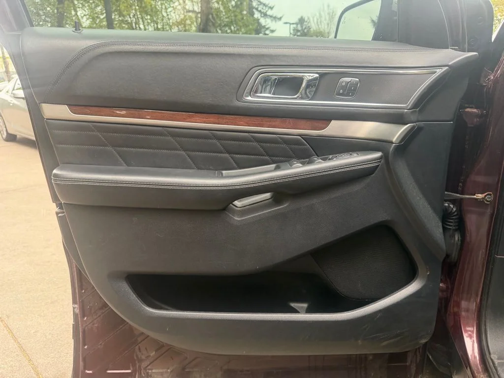 Used 2018 Burgundy Ford Platinum image 10