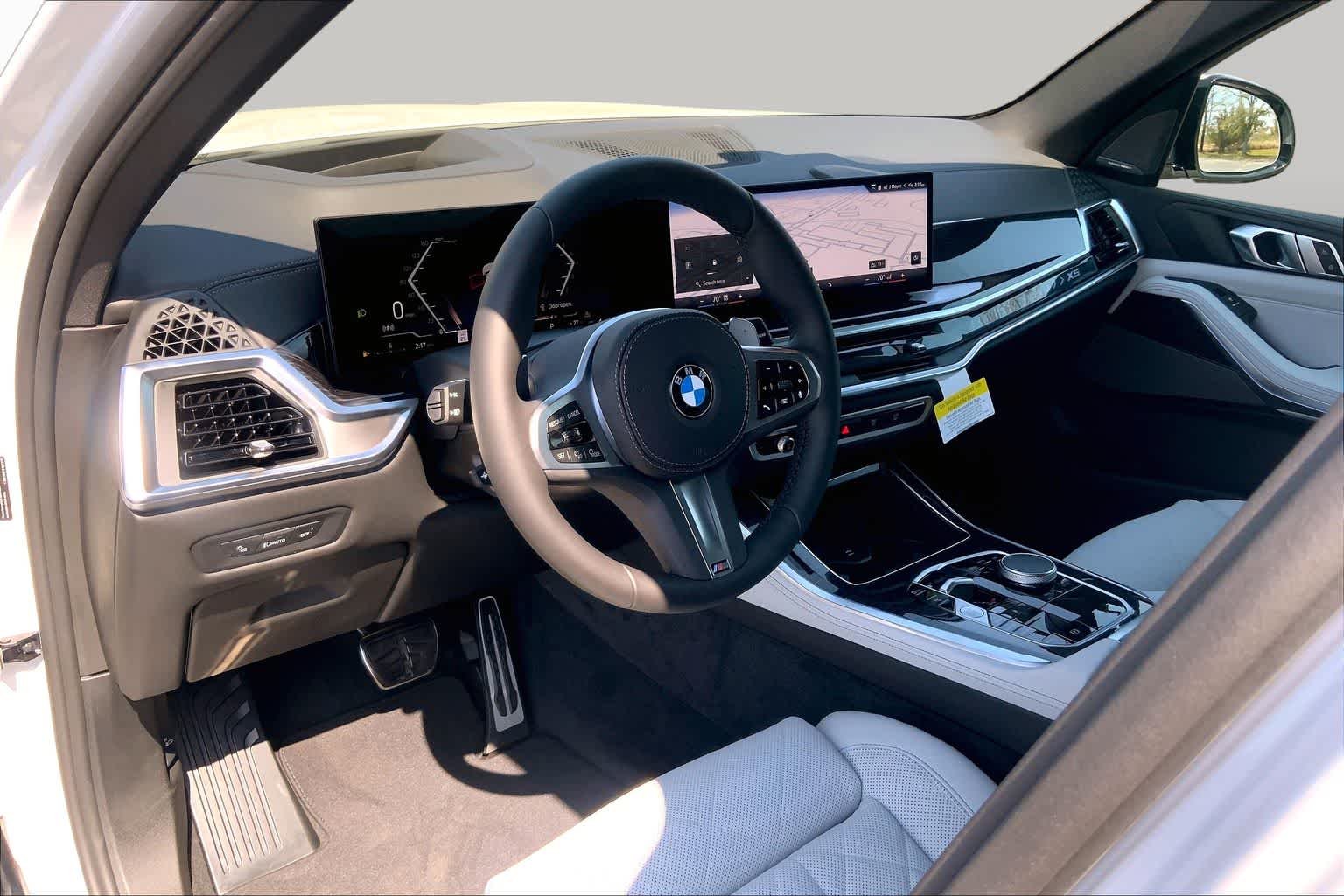 New 2026 Mineral White Metallic BMW sDrive40i image 7