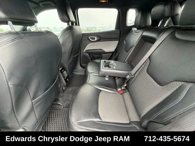 Used 2023 Gray Jeep Latitude image 25
