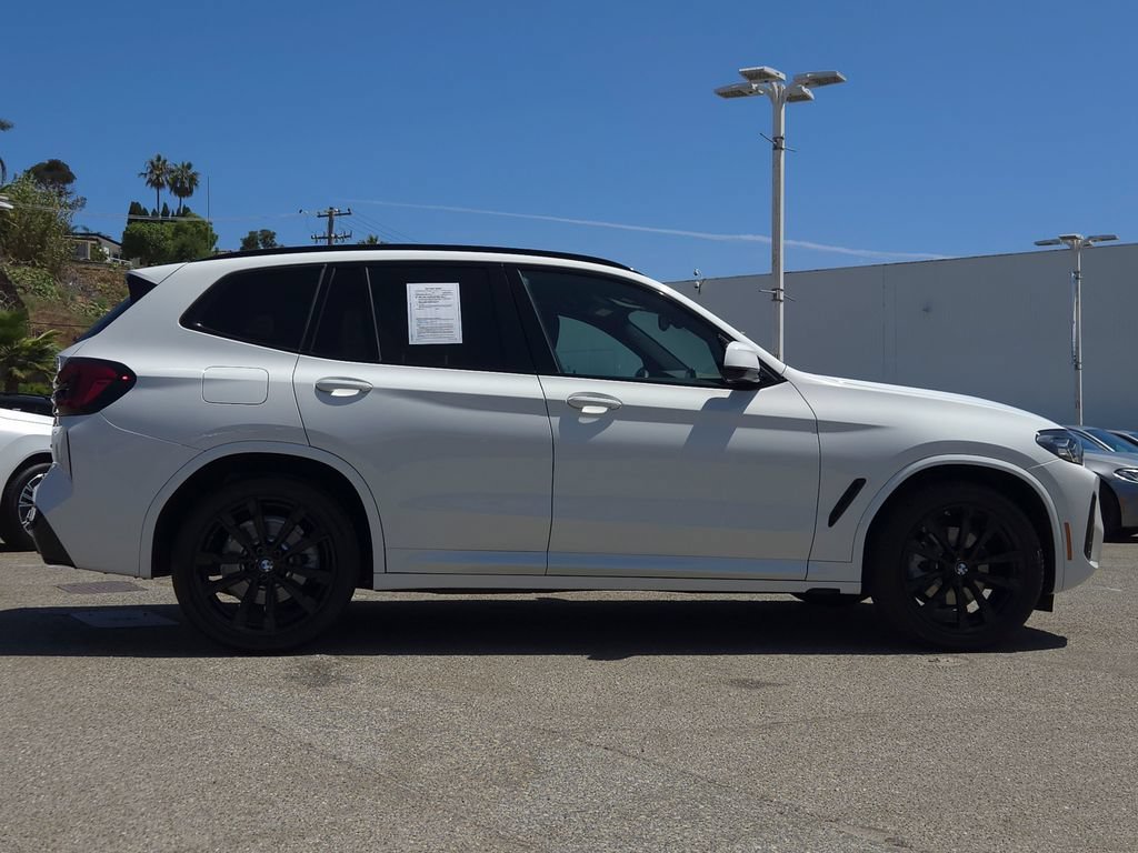 Used 2023 Alpine White BMW sDrive30i image 4