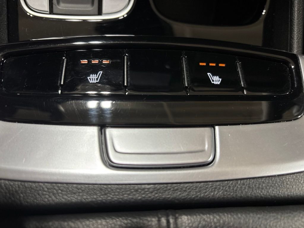 Used 2023 White Hyundai SEL image 24