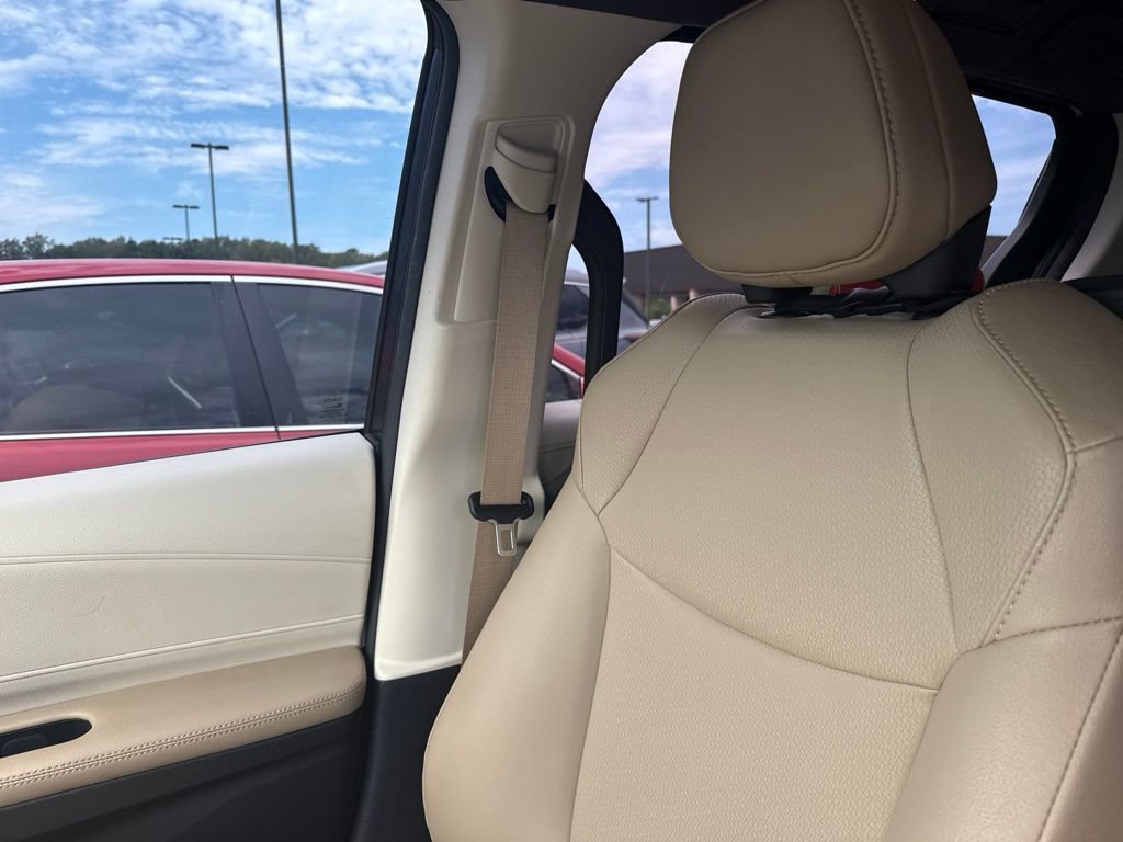 Used 2024 Wind Chill Pearl Toyota XLE image 5