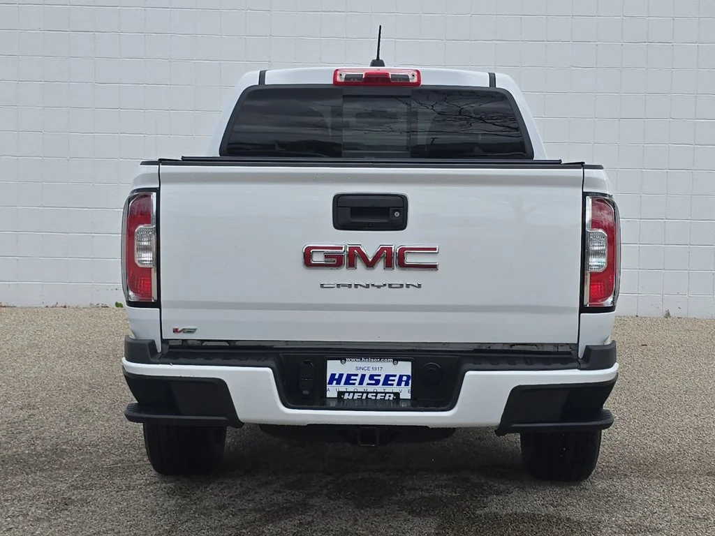 Used 2021 SUMMIT WHITE GMC 4WD Elevation image 27