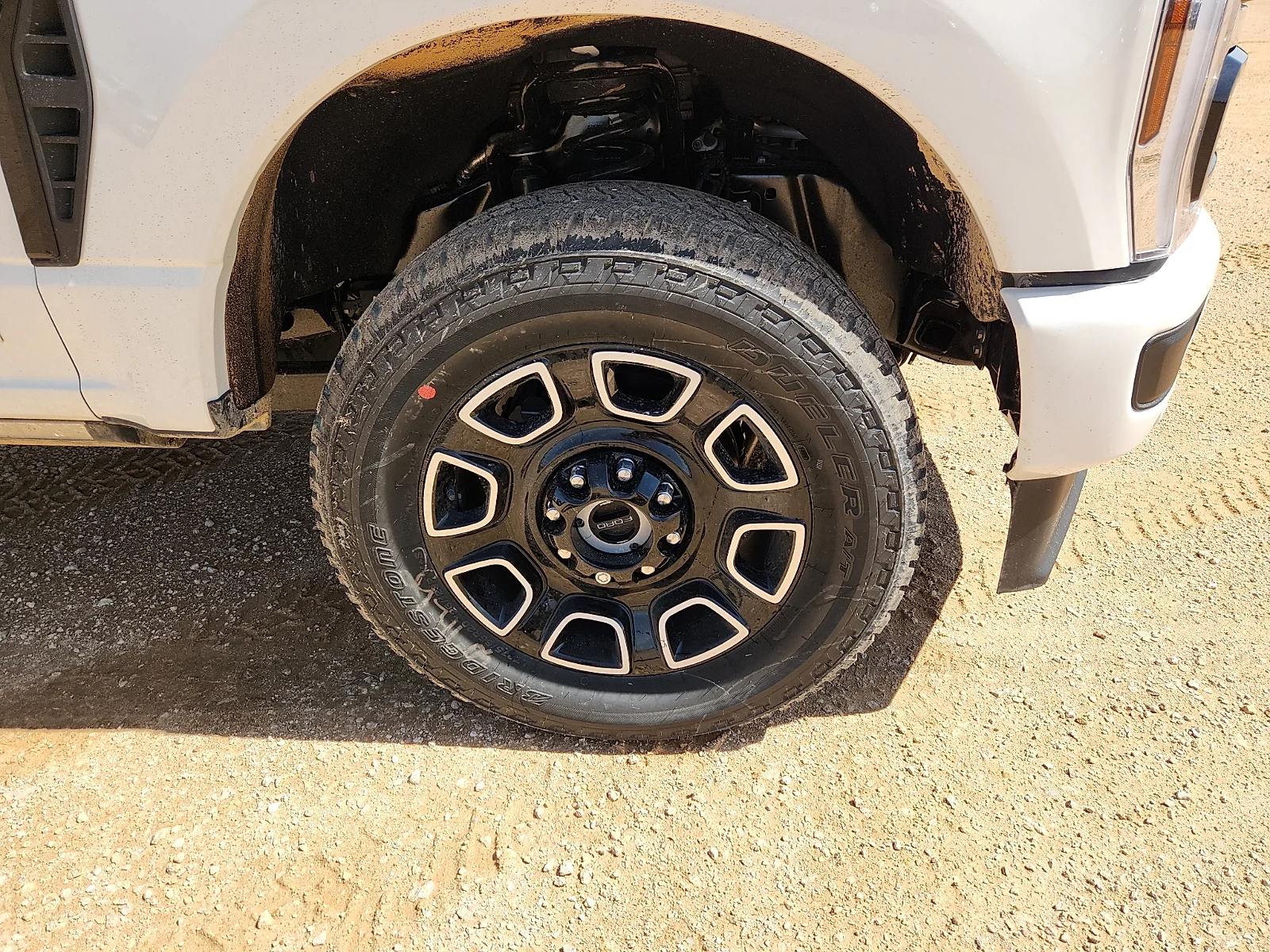 New 2026 Star White Metallic Tri-Coat Ford F-250® Platinum® image 9