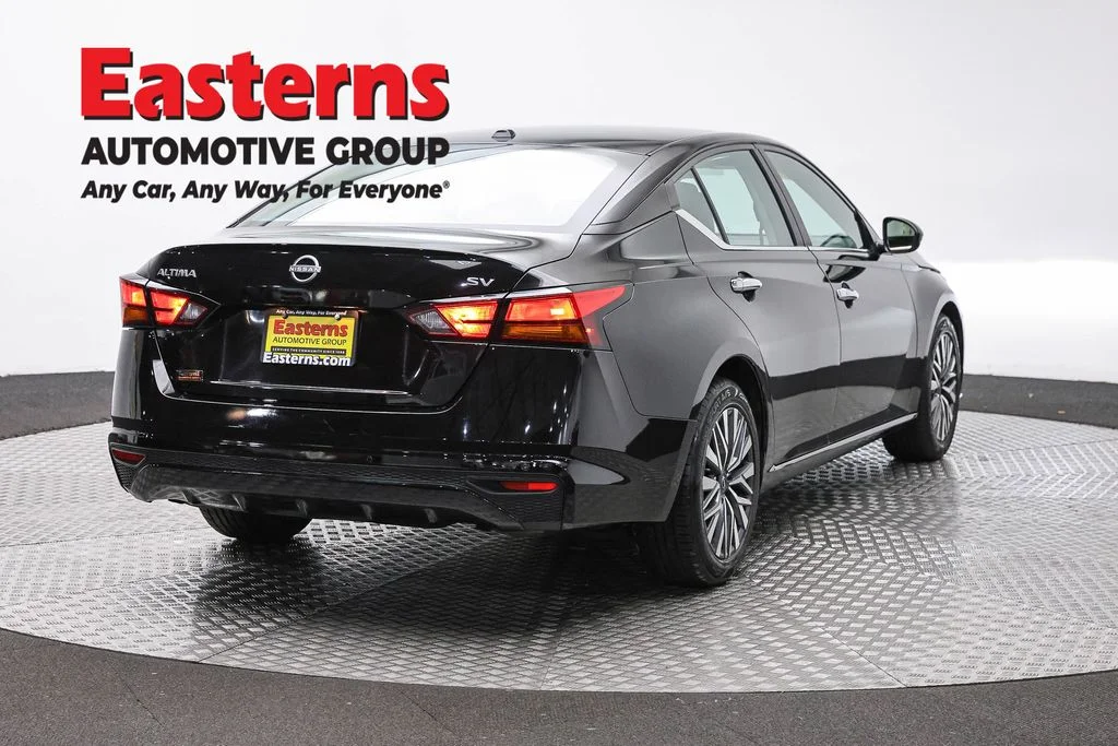 Used 2024 Black Nissan 2.5 SV image 5