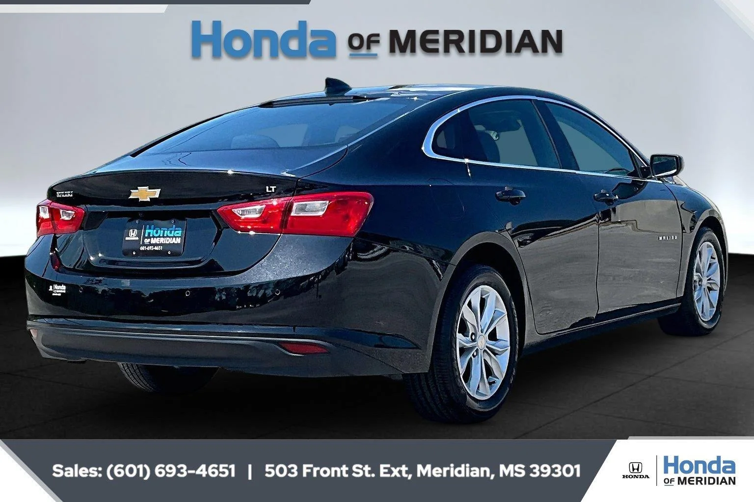 Used 2025 Mosaic Black Metallic Chevrolet LT image 11