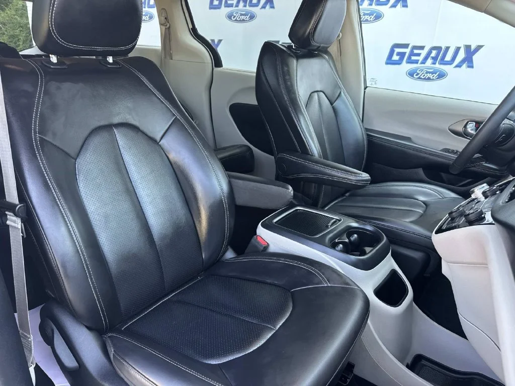 Used 2023 White Chrysler Touring L image 24