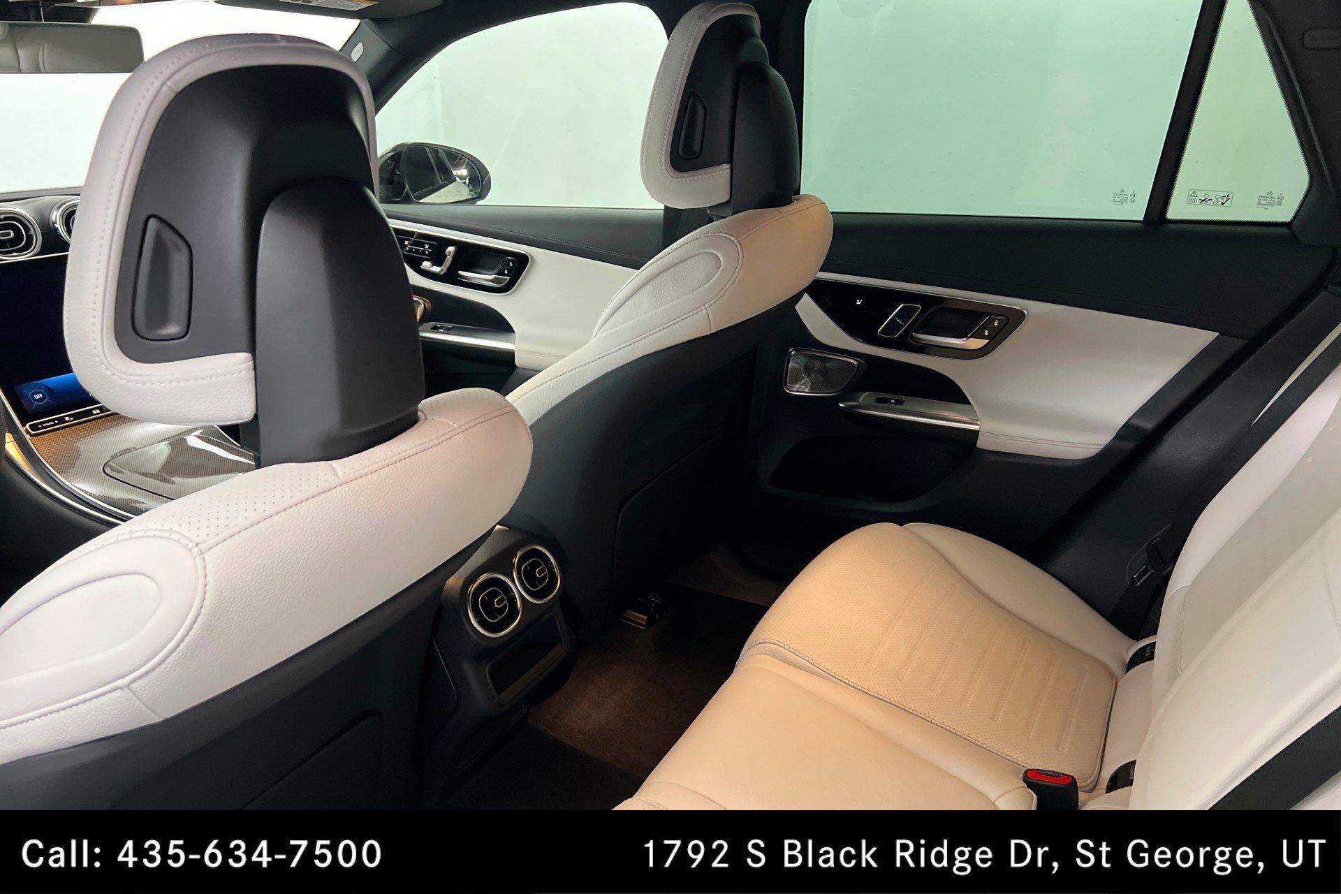 Certified Used 2026 Polar White Mercedes-Benz GLC 300 image 20