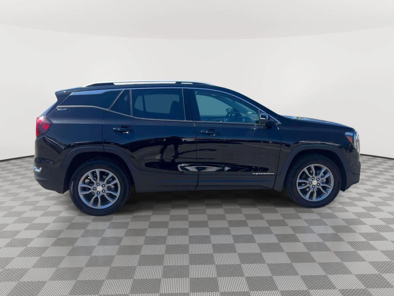 Used 2023 Ebony Twilight Metallic GMC AWD SLT image 3
