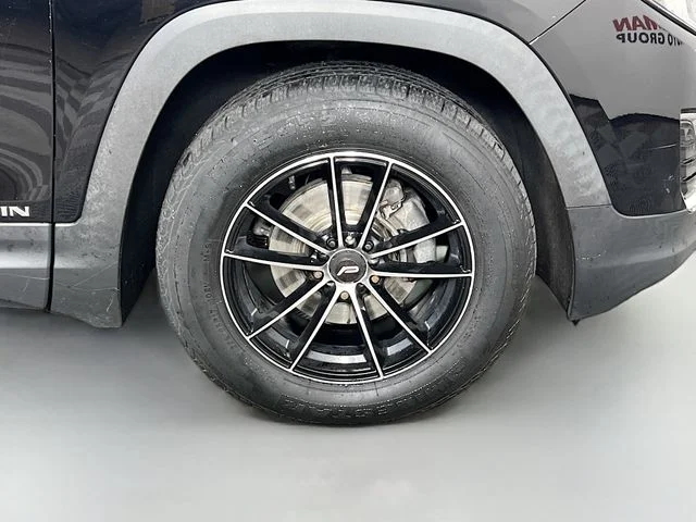 Used 2018 Black GMC SLE image 35