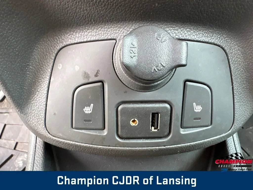 Used 2014 Blue Chevrolet 2LT image 25