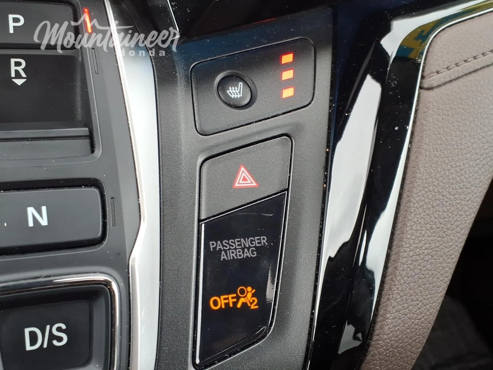 Used 2025 Platinum White Pearl Honda Touring image 41