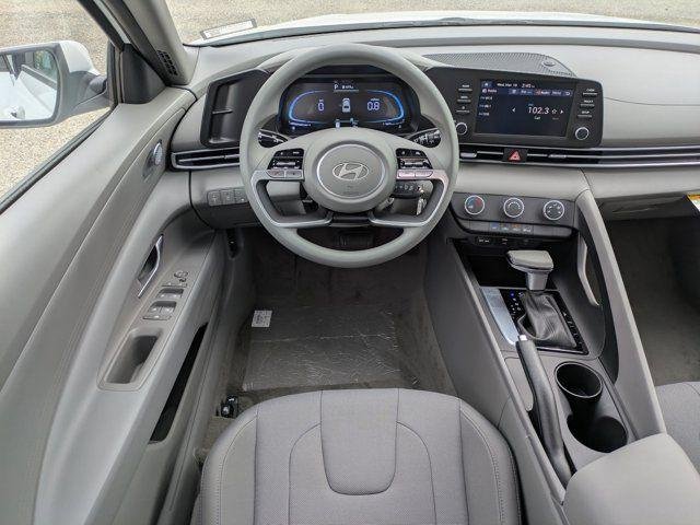 New 2026 Serenity White Hyundai SE image 30