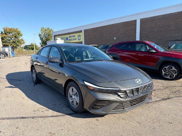 New 2026 Gray Hyundai SE image 18
