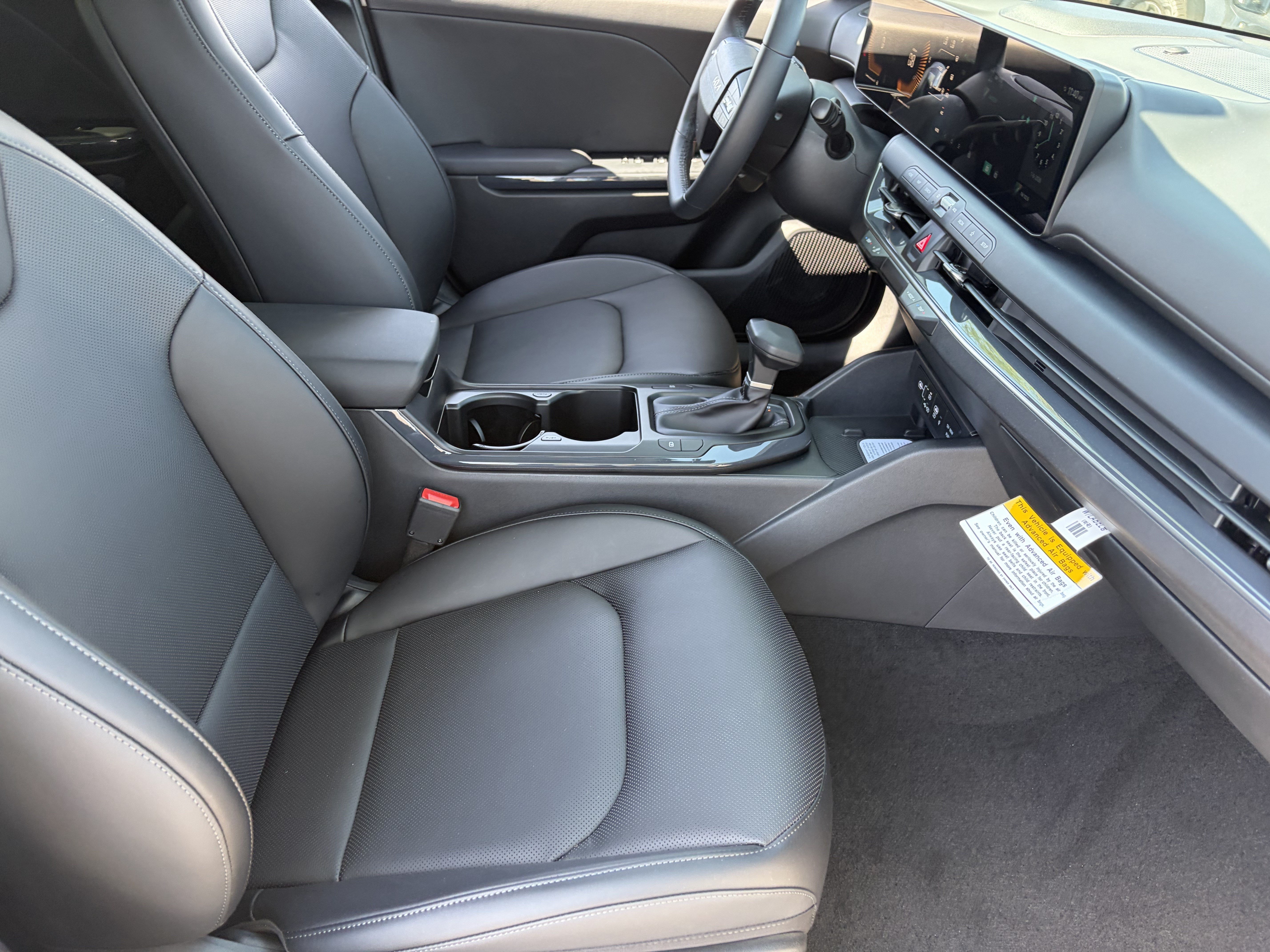 New 2026 Snow White Pearl Kia EX image 9