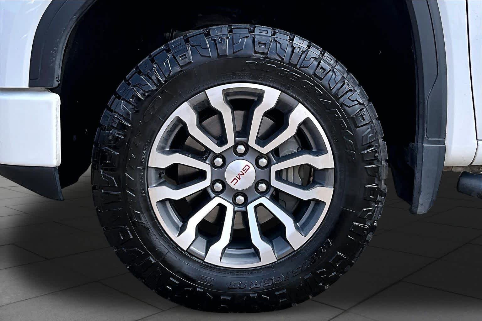 Used 2021 Summit White GMC AT4 image 10