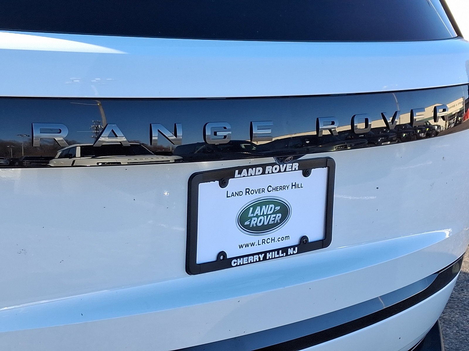 New 2025 Fuji White Land Rover Autobiography image 31