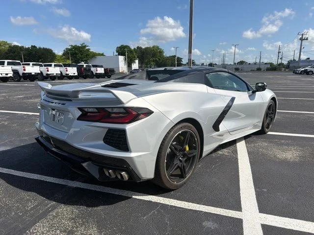 Used 2020 Silver Chevrolet Stingray image 17