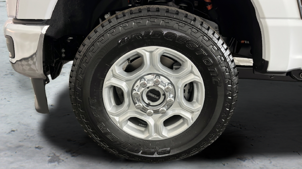 New 2026 Oxford White Ford F-250® XLT image 32